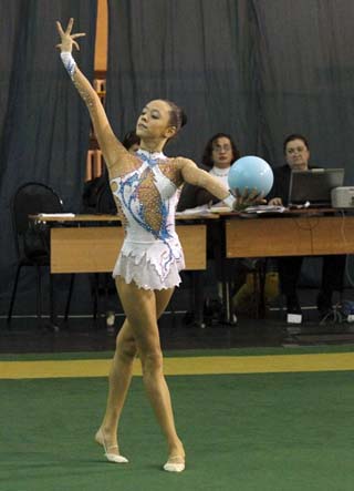 Наташа Крестелёва - чемпионка России по художественной гимнастике!
